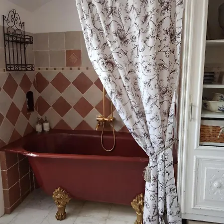 فندق مبيت وإفطار La Marlottine Bourron-Marlotte
